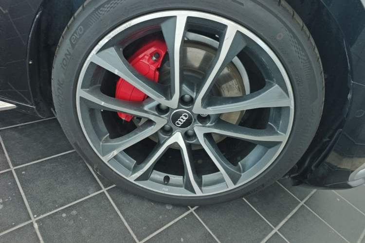Used Audi A4L 2020 45 TFSI quattro Prestige Dynamic Edition Right Front Wheel Hub
