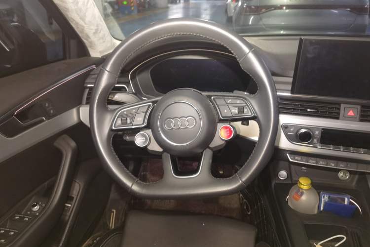 Used Audi A4L 2020 40 TFSI quattro Luxury Dynamic Model Steering Wheel