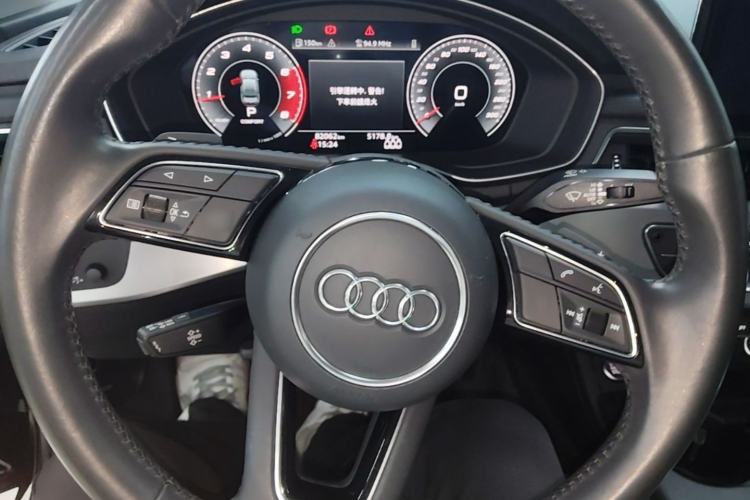 Used Audi A4L 2020 40 TFSI Fashion Dynamic Model Steering Wheel