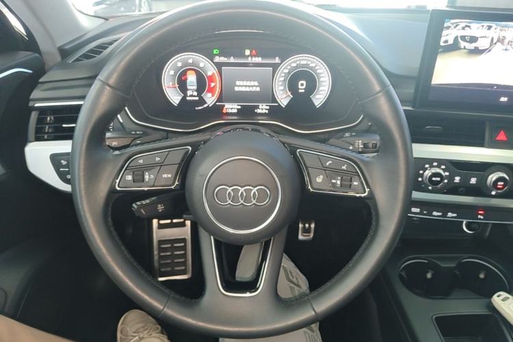 Used Audi A4L 2020 40 TFSI Fashion Dynamic Model Steering Wheel