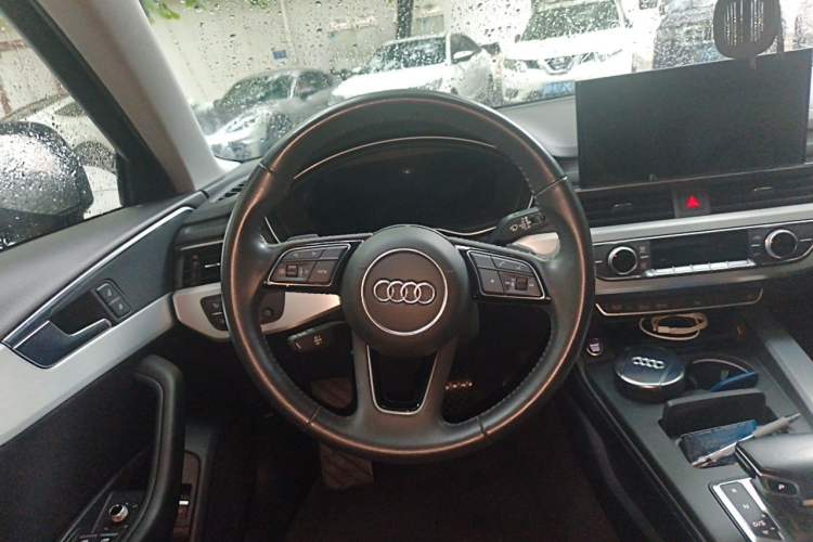 Used Audi A4L 2020 40 TFSI Fashion Dynamic Model Steering Wheel