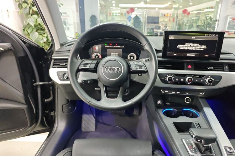 Used Audi A4L 2020 40 TFSI Fashion Dynamic Model Steering Wheel