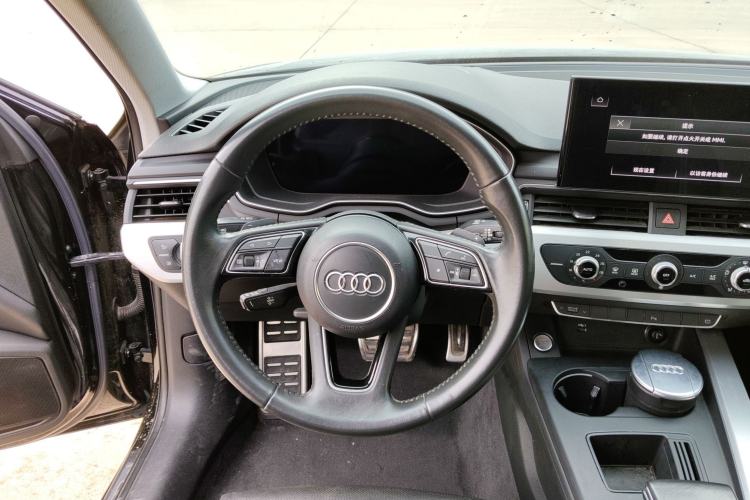 Used Audi A4L 2020 40 TFSI Fashion Dynamic Model Steering Wheel