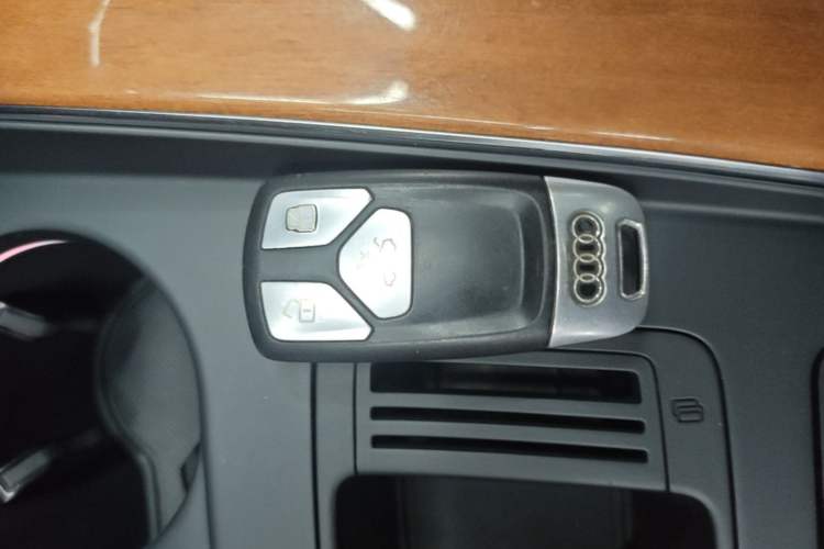 Used Audi A4L 2020 40 TFSI Luxury Prestige Edition Vehicle Key