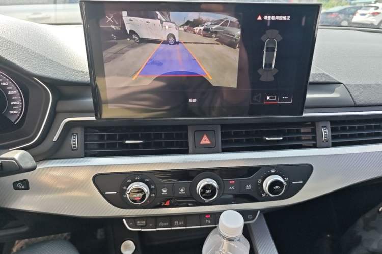 Used Audi A4L 2020 40 TFSI Fashionable and Elegant Model Audio And AC Panel