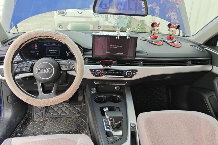 Used Audi A4L 2020 40 TFSI Luxury Dynamic Model Center Console
