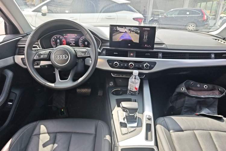 Used Audi A4L 2020 40 TFSI Fashionable and Elegant Model Center Console