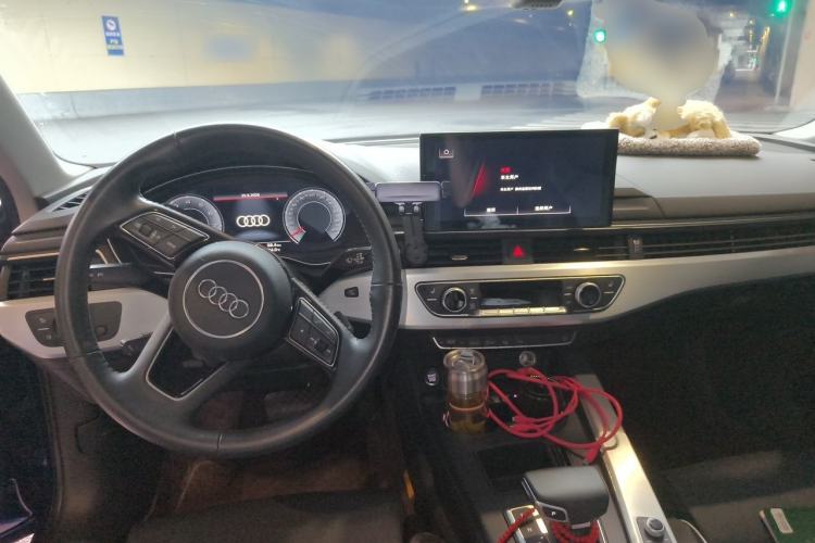 Used Audi A4L 2020 40 TFSI Luxury Dynamic Model Center Console