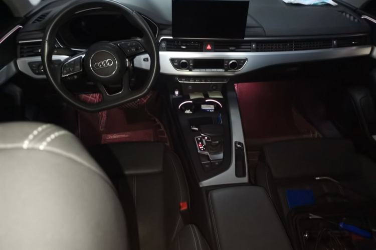 Used Audi A4L 2020 40 TFSI Luxury Dynamic Model Center Console