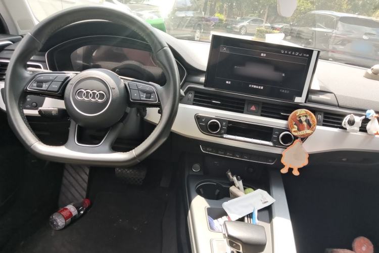 Used Audi A4L 2020 40 TFSI Luxury Dynamic Model Center Console