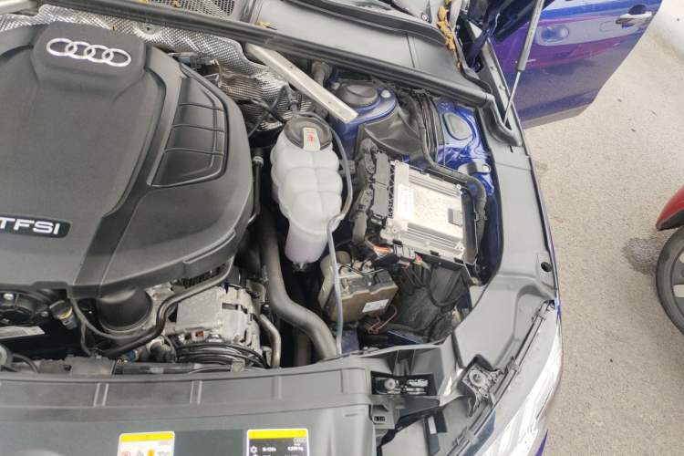 Used Audi A4L 2020 40 TFSI Luxury Dynamic Model Engine Bay Left