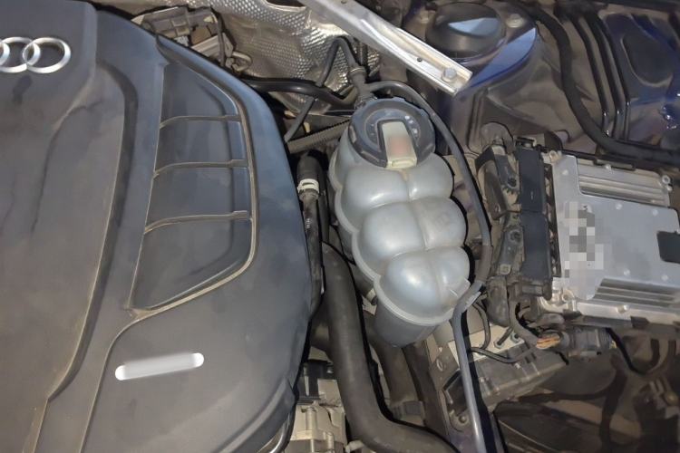 Used Audi A4L 2020 40 TFSI Luxury Dynamic Model Engine Bay Left