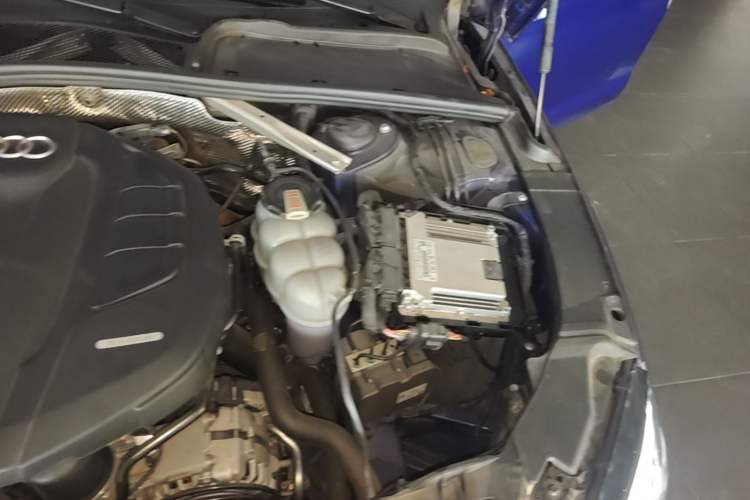 Used Audi A4L 2020 40 TFSI quattro Luxury Dynamic Model Engine Bay Left