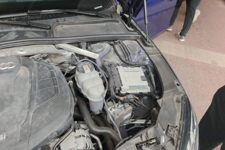 Used Audi A4L 2020 40 TFSI Luxury Dynamic Model Engine Bay Left
