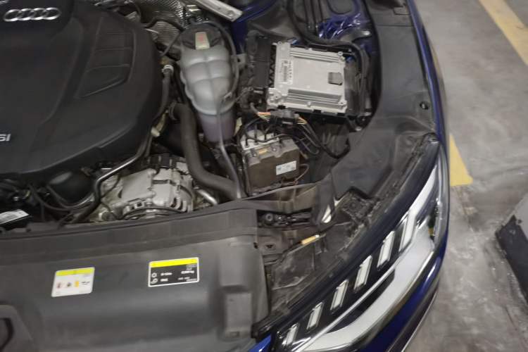 Used Audi A4L 2020 40 TFSI Luxury Dynamic Model Engine Bay Left