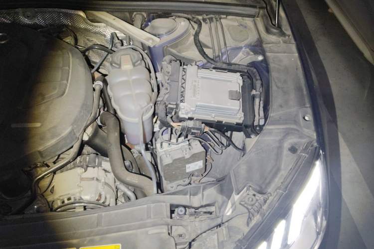 Used Audi A4L 2020 40 TFSI Luxury Dynamic Model Engine Bay Left
