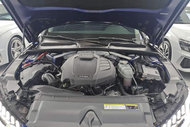 Used Audi A4L 2020 40 TFSI Fashion Dynamic Model Engine Bay