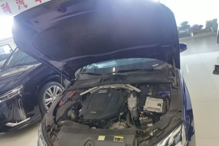 Used Audi A4L 2020 40 TFSI Fashion Dynamic Model Engine Bay