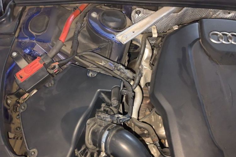 Used Audi A4L 2020 40 TFSI Luxury Dynamic Model Engine Bay Right