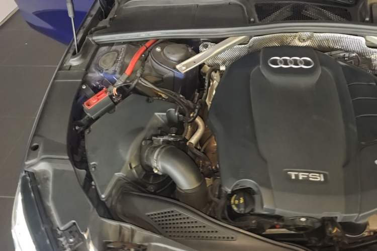 Used Audi A4L 2020 40 TFSI quattro Luxury Dynamic Model Engine Bay Right