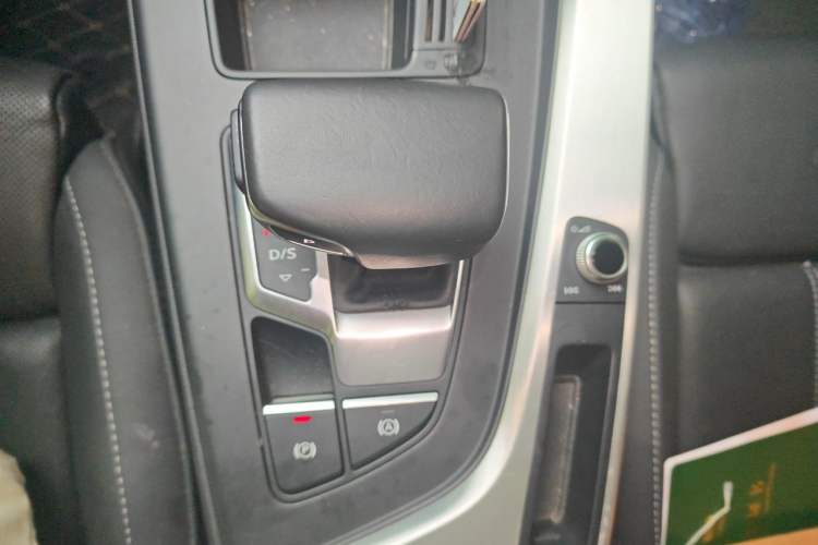 Used Audi A4L 2020 40 TFSI Luxury Dynamic Model Gear Lever
