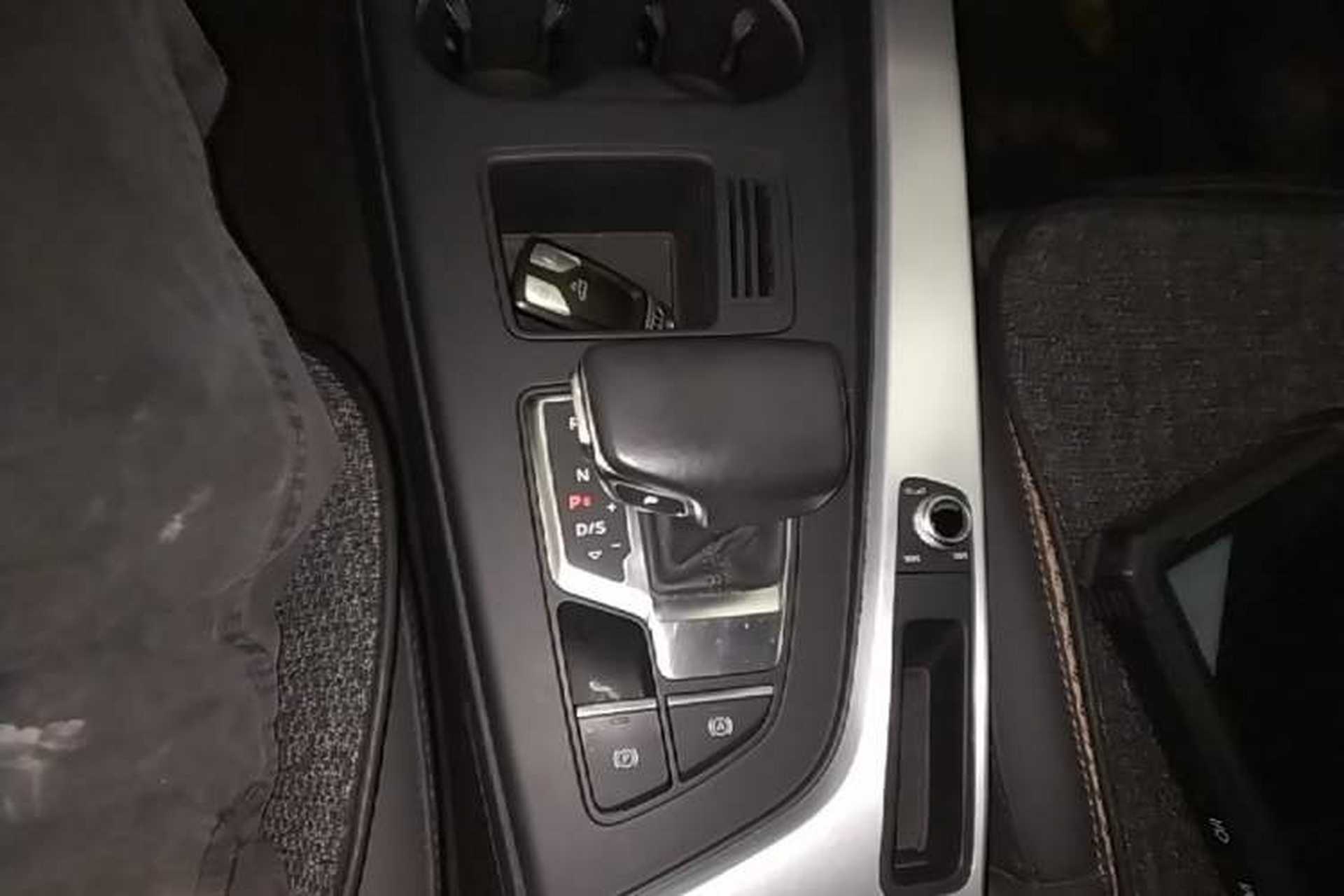 Used Audi A4L 2020 40 TFSI Fashion Dynamic Model Gear Lever