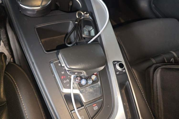 Used Audi A4L 2020 40 TFSI Fashion Dynamic Model Gear Lever