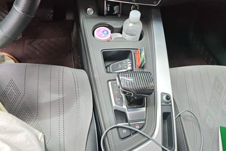 Used Audi A4L 2020 40 TFSI Fashion Dynamic Model Gear Lever