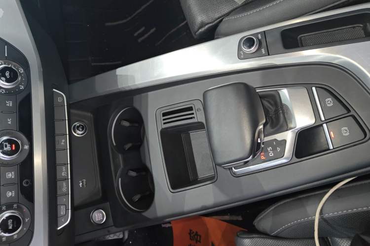 Used Audi A4L 2020 40 TFSI Fashion Dynamic Model Gear Lever