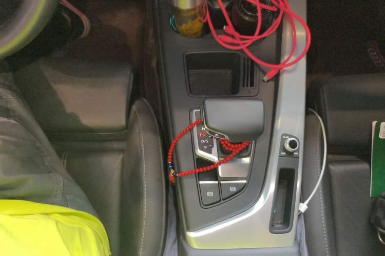 Used Audi A4L 2020 40 TFSI Luxury Dynamic Model Gear Lever