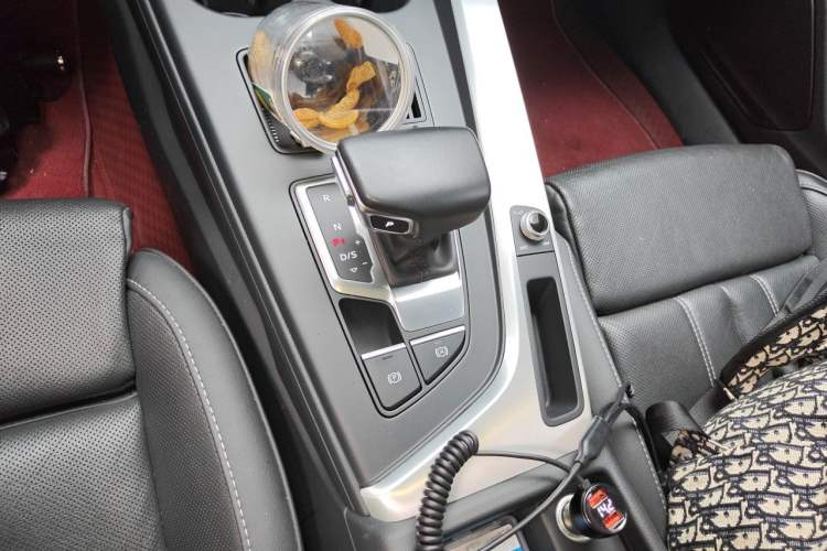 Used Audi A4L 2020 40 TFSI Fashion Dynamic Model Gear Lever