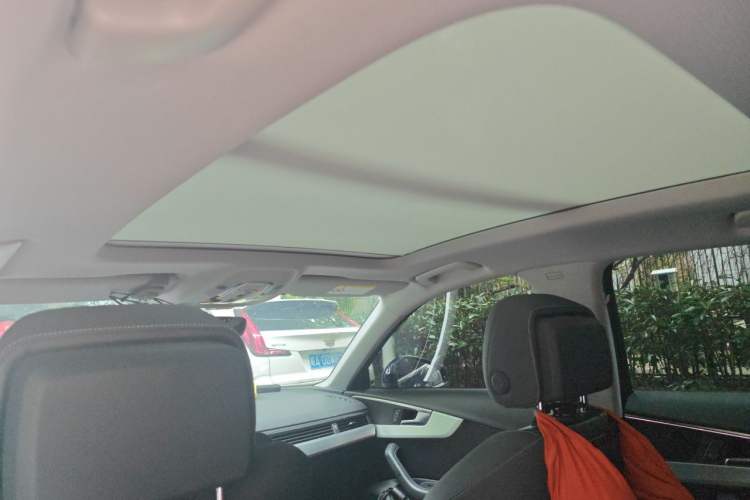 Used Audi A4L 2020 40 TFSI Luxury Dynamic Model Headliner