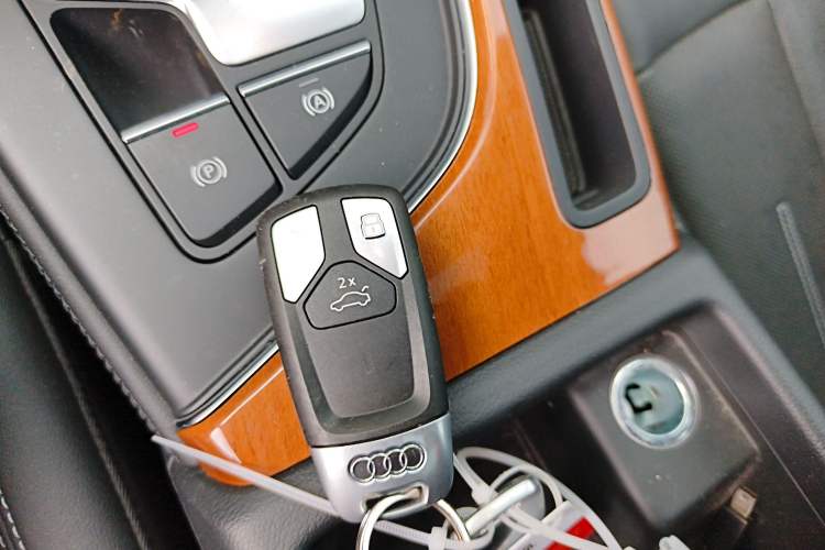 Used Audi A4L 2020 40 TFSI Fashionable and Elegant Model Interior 1