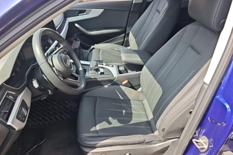 Used Audi A4L 2020 40 TFSI Fashionable and Elegant Model Left Front Seat