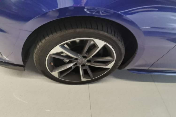 Used Audi A4L 2020 40 TFSI Fashion Dynamic Model Left Front Wheel Hub