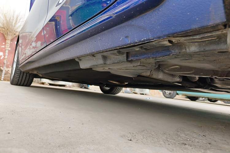Used Audi A4L 2020 40 TFSI Fashionable and Elegant Model Left Side Sill