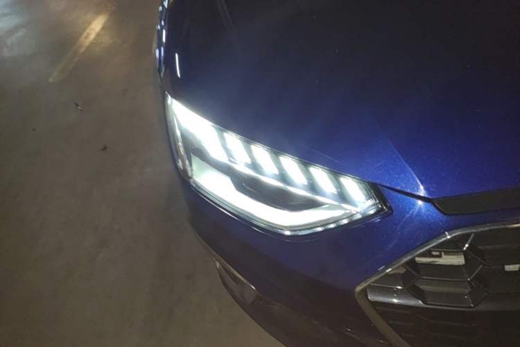 Used Audi A4L 2020 40 TFSI Fashion Dynamic Model Right Front Headlight