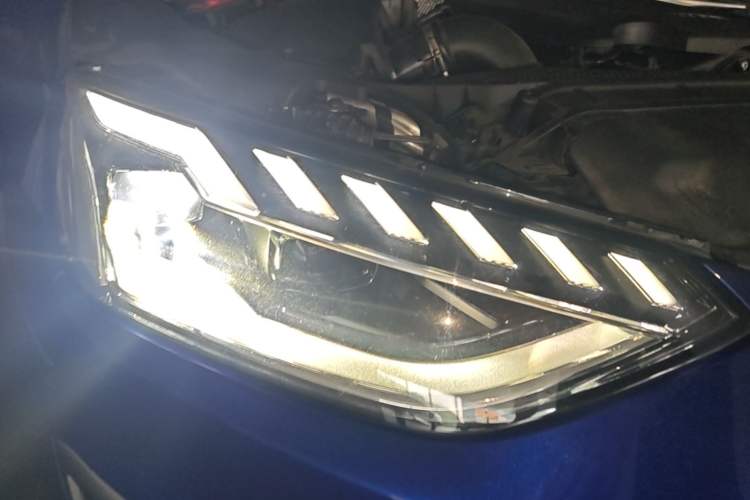 Used Audi A4L 2020 40 TFSI quattro Luxury Dynamic Model Right Front Headlight