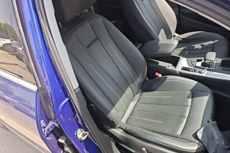 Used Audi A4L 2020 40 TFSI Fashionable and Elegant Model Right Front Seat