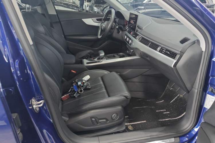 Used Audi A4L 2020 40 TFSI Fashion Dynamic Model Right Front Seat