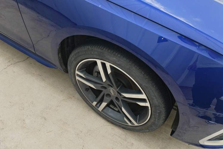 Used Audi A4L 2020 40 TFSI Luxury Dynamic Model Right Front Wheel Hub