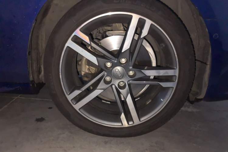 Used Audi A4L 2020 40 TFSI Luxury Dynamic Model Right Front Wheel Hub