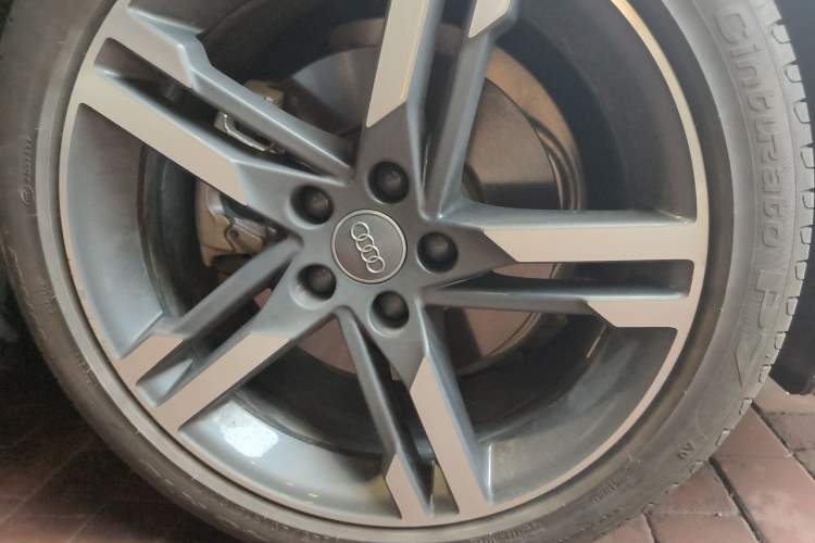 Used Audi A4L 2020 40 TFSI Luxury Dynamic Model Right Front Wheel Hub
