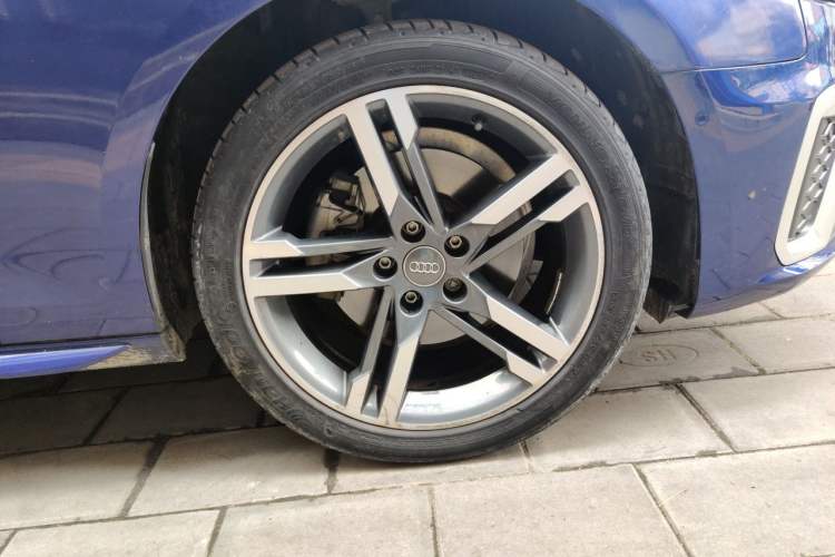 Used Audi A4L 2020 40 TFSI Luxury Dynamic Model Right Front Wheel Hub