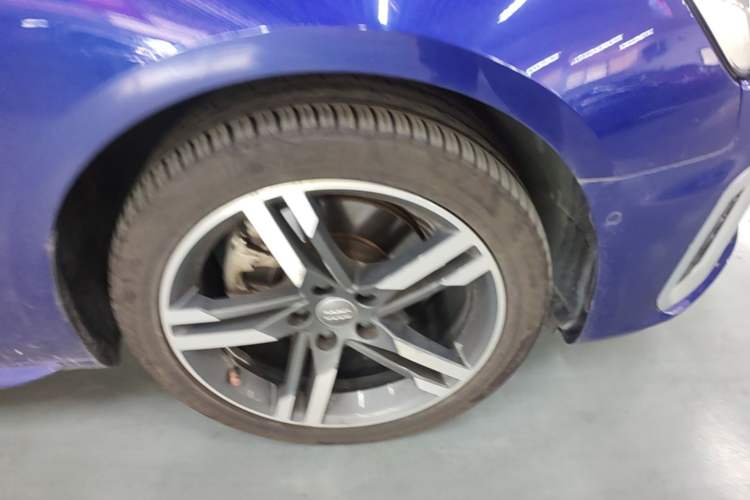 Used Audi A4L 2020 40 TFSI Luxury Dynamic Model Right Rear Wheel Hub