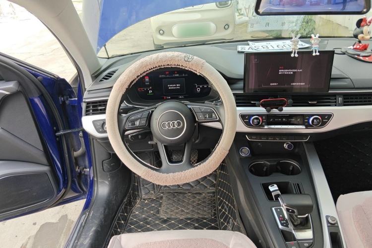Used Audi A4L 2020 40 TFSI Luxury Dynamic Model Steering Wheel