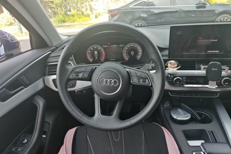 Used Audi A4L 2020 40 TFSI quattro Luxury Dynamic Model Steering Wheel