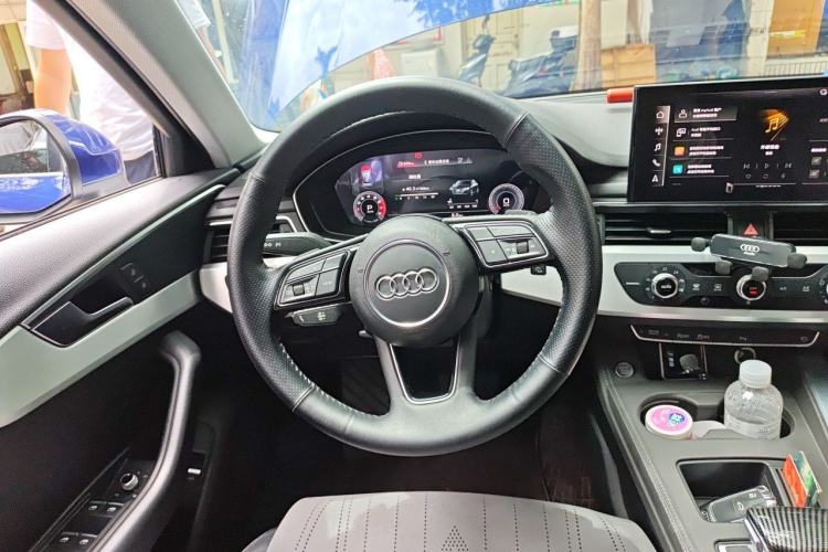 Used Audi A4L 2020 40 TFSI Fashion Dynamic Model Steering Wheel