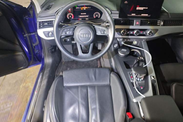 Used Audi A4L 2020 40 TFSI Fashion Dynamic Model Steering Wheel