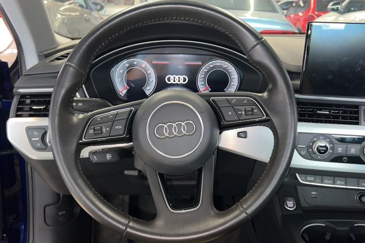 Used Audi A4L 2020 40 TFSI Fashion Dynamic Model Steering Wheel
